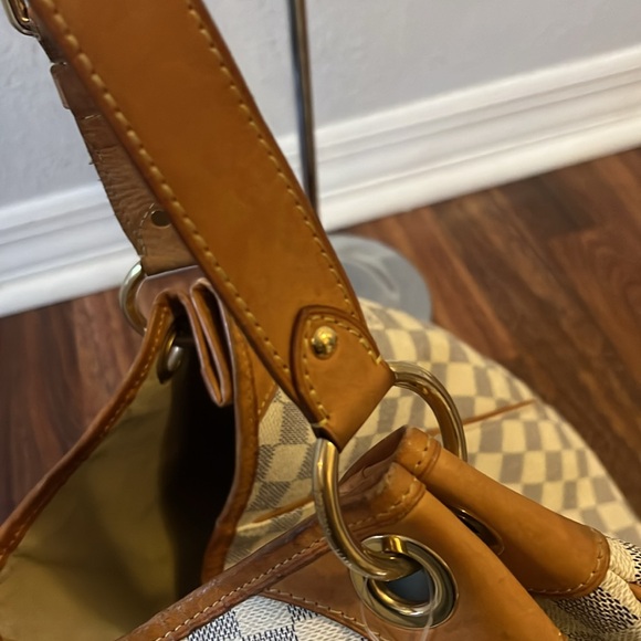 1017 LV Galleria AZur - Picture 7 of 13